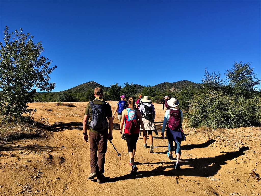 Group hiking towards Quartz Mountain and Wolverton Mountain from the east