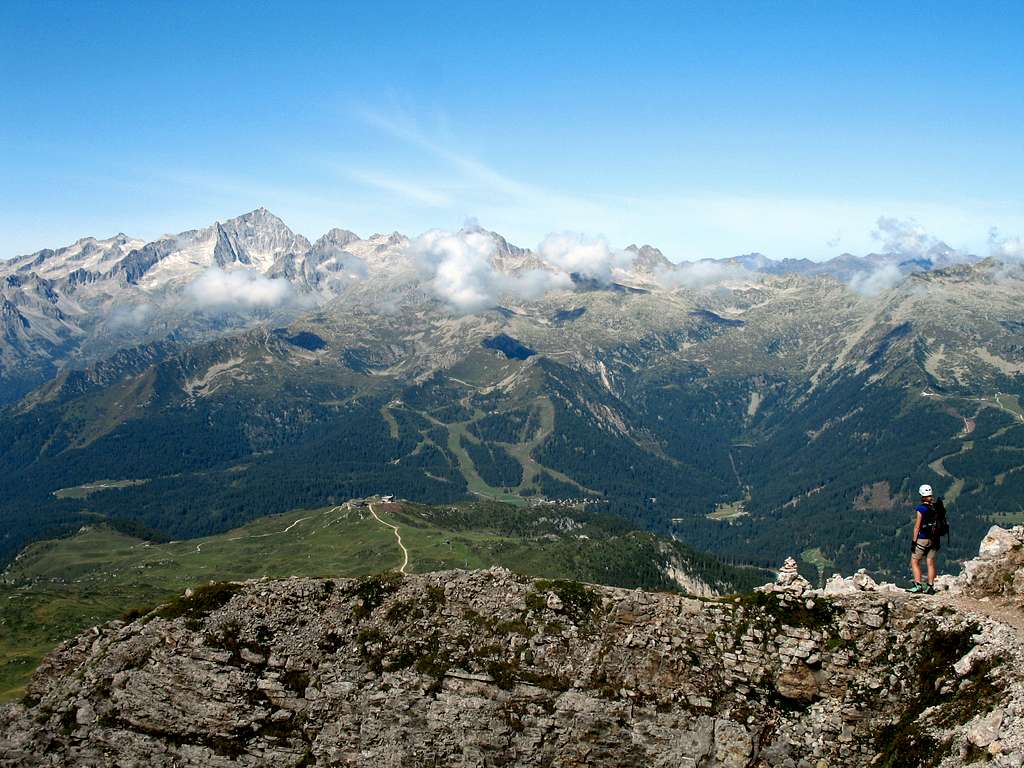 Gustavo Vidi ferrata. Pressanella mountains across the valley.