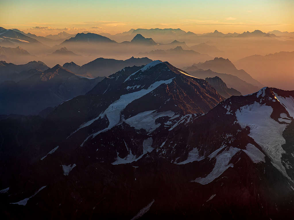 Andes mountain range between Santiago (Chile) and Mendoza (Argentina)