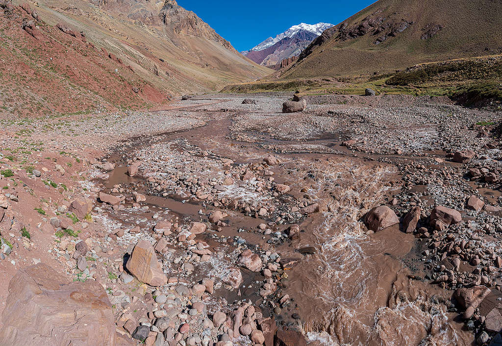 horcones river and the mount aconcagua