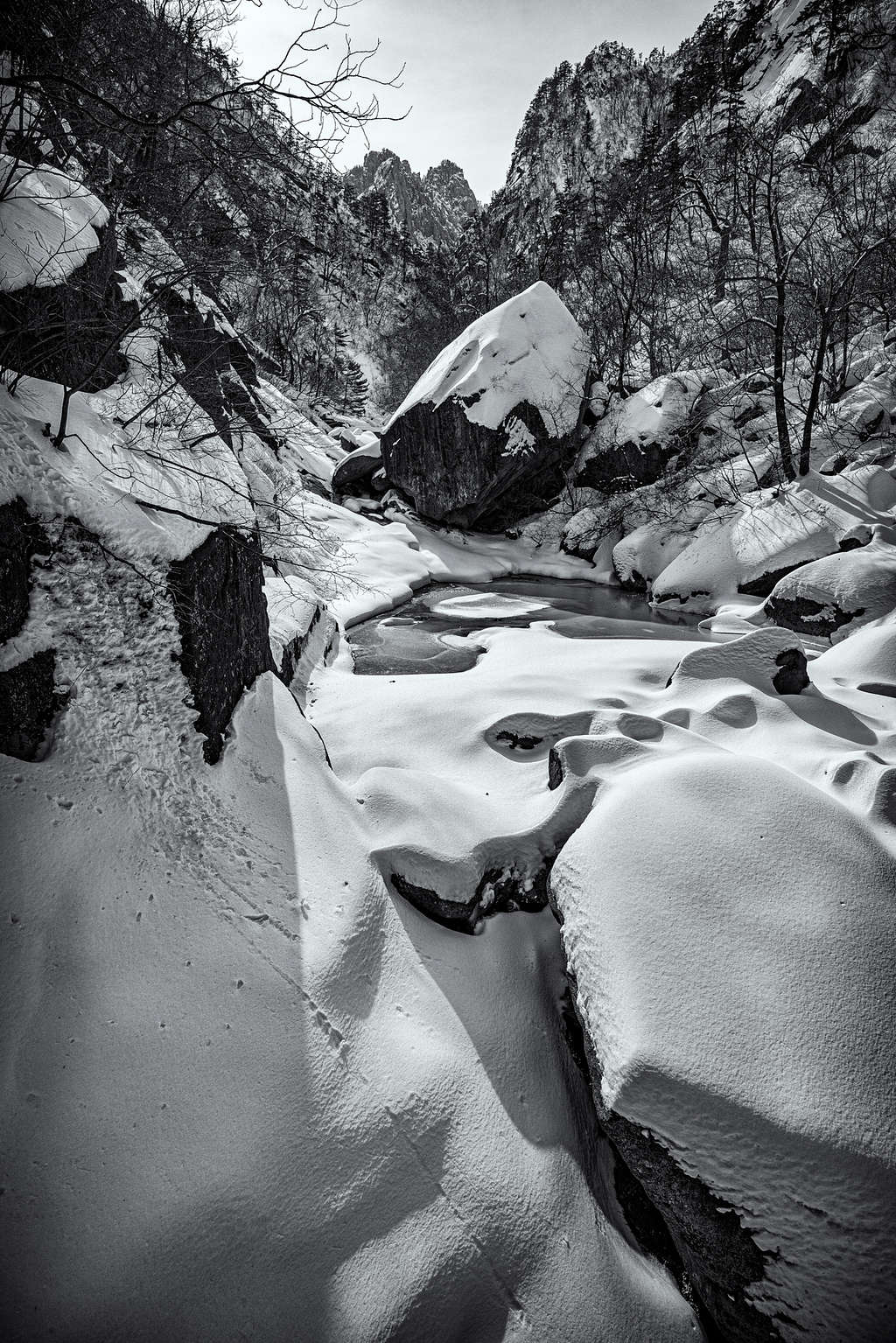 Shapes of new Snow in Seoraksan National Park-2