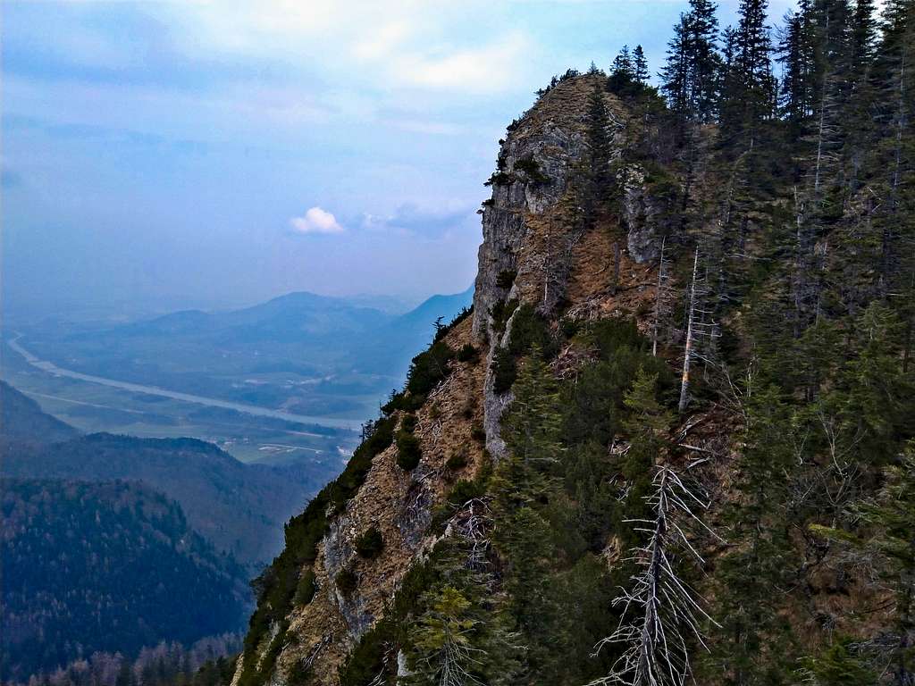 A dramatic crag on the western escarpment of Wildbarren