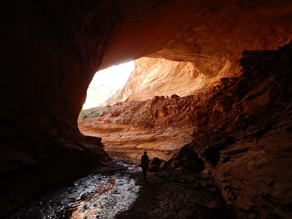 Mee Canyon Alcove