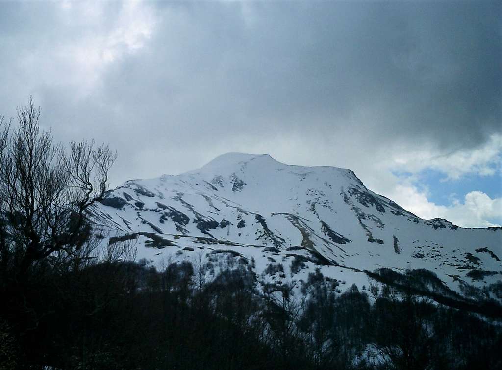Monte Cusna seen from NW