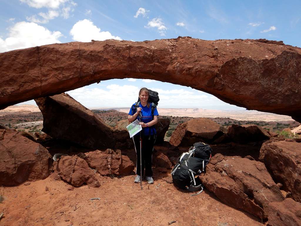 An arch on the approach to Scorpion Gulch
