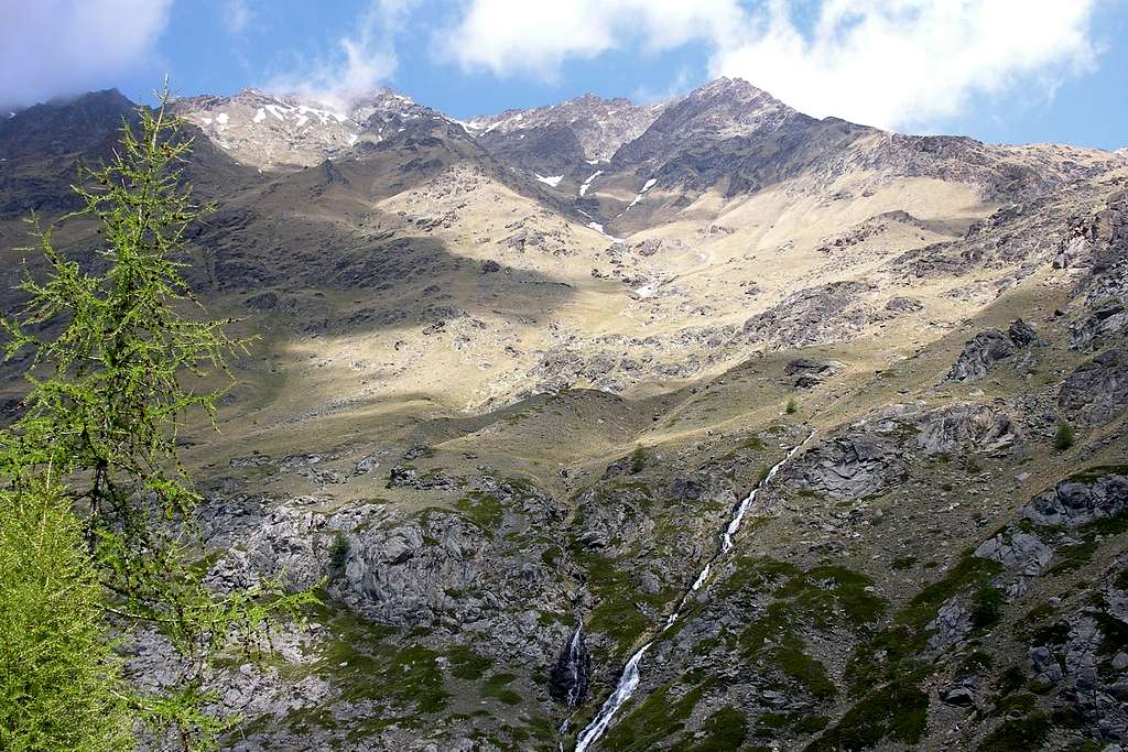 Lavà & Fiorito little valleys preceding the Chaz Fleurie