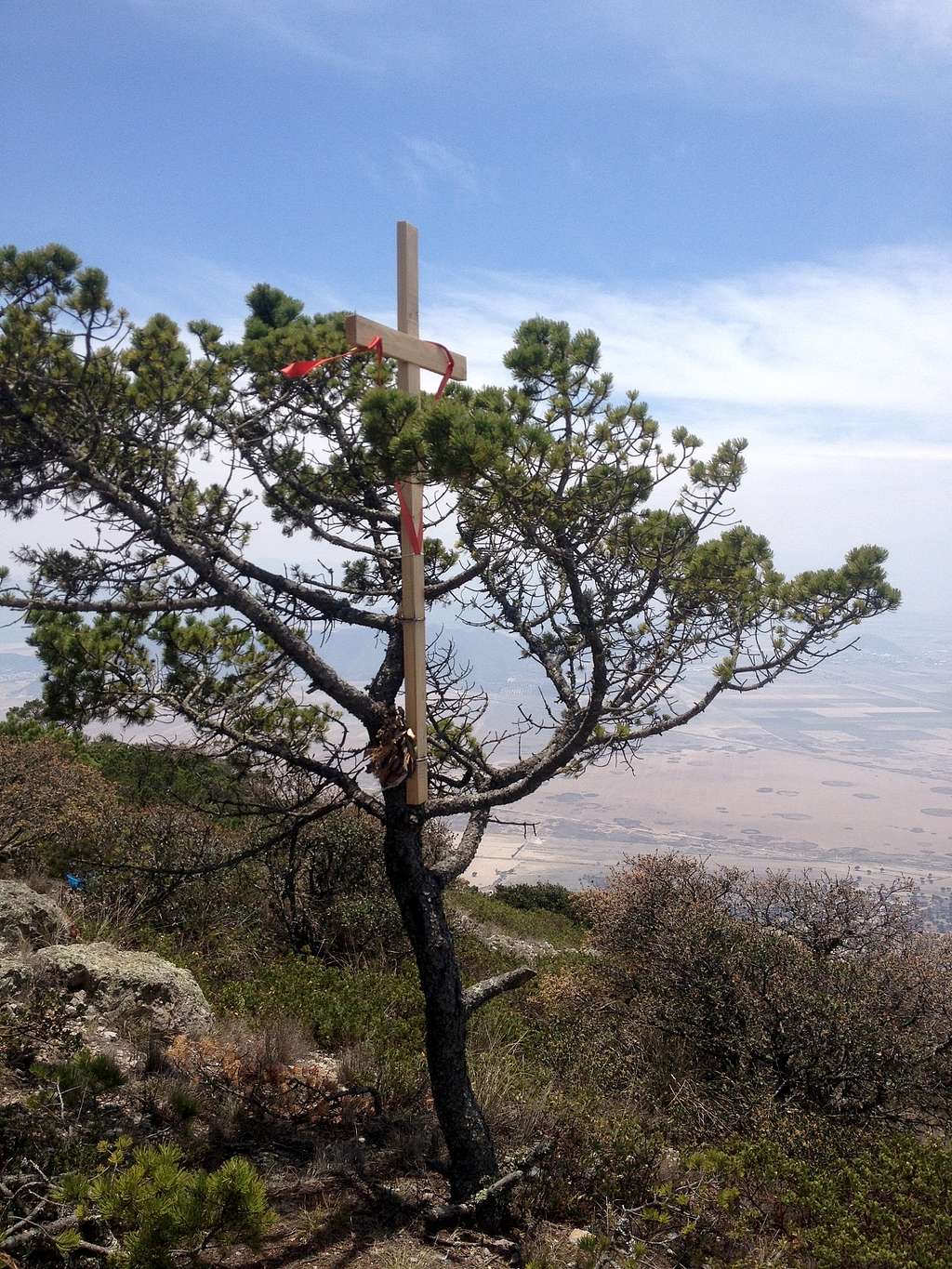 Summit cross at Cerro Pizarro