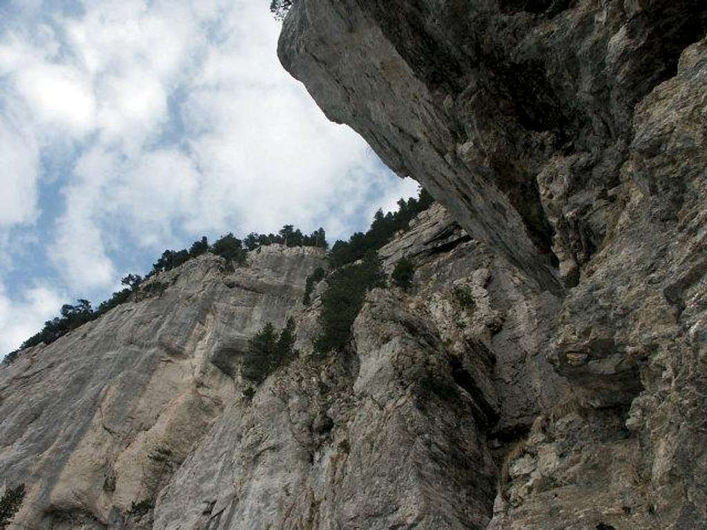 Le Parmelan : cliffs and...