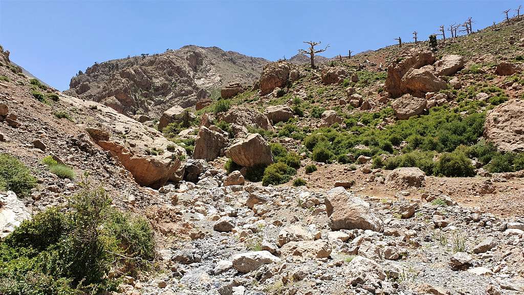 Taqqat n'Ijimi gorge starting to show in the upper left