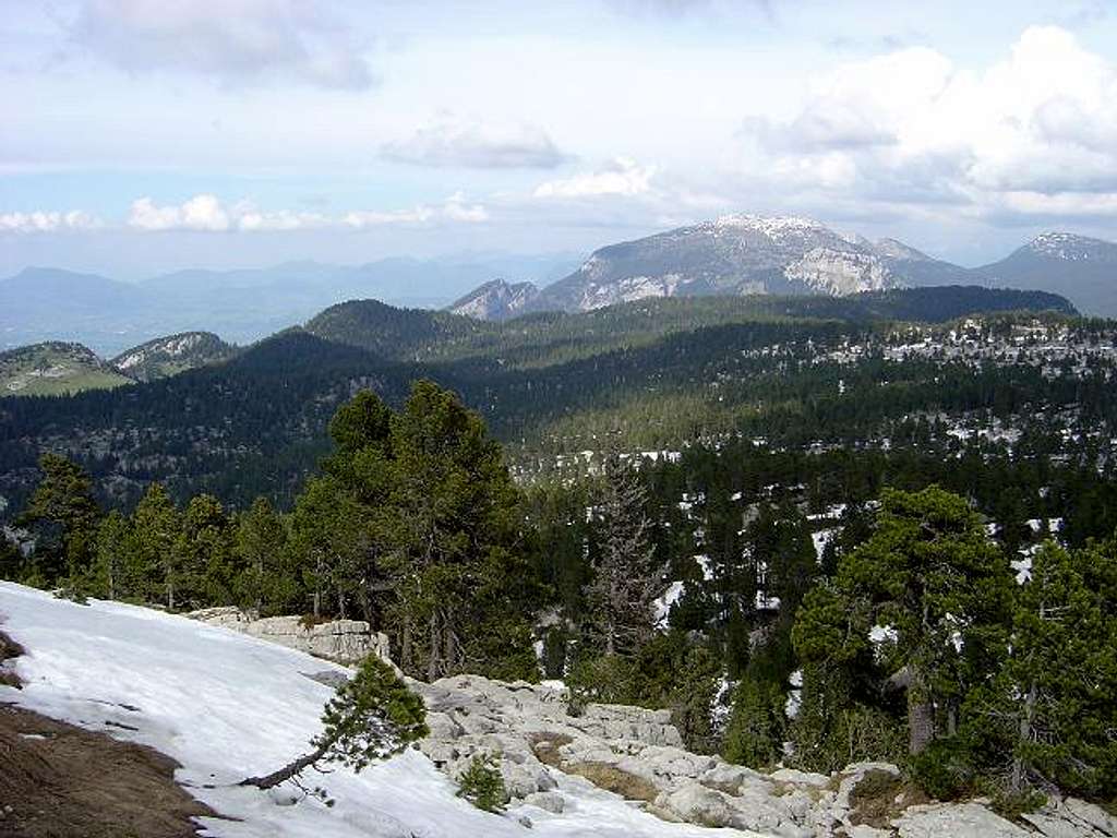 Parmelan plateau and Montagne...