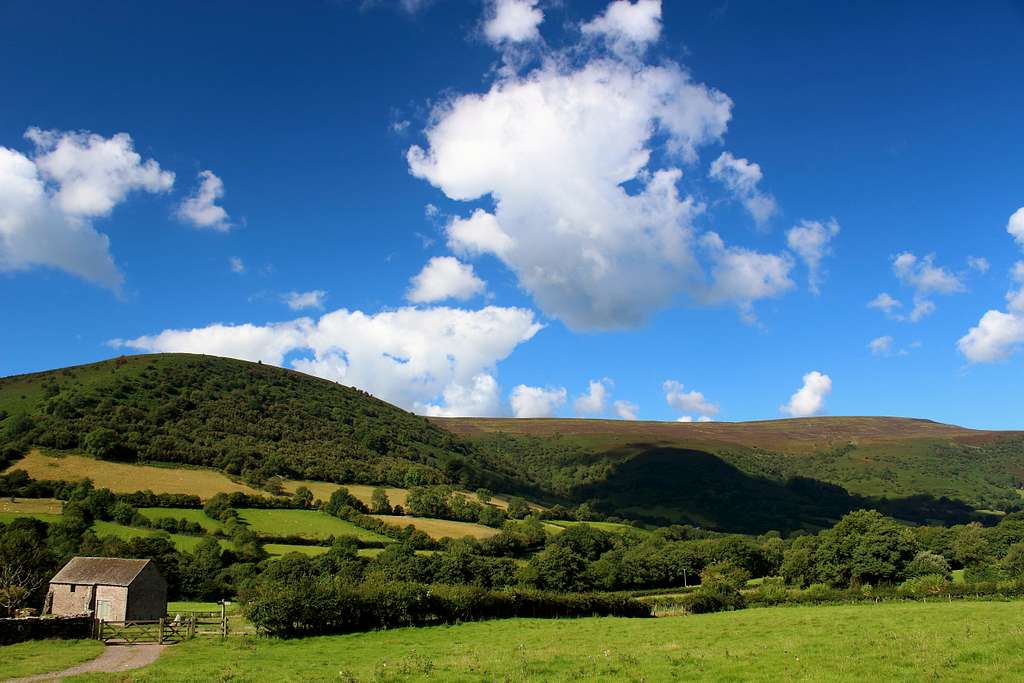 Bal Mawr (607m) and the ridge heading northwards.