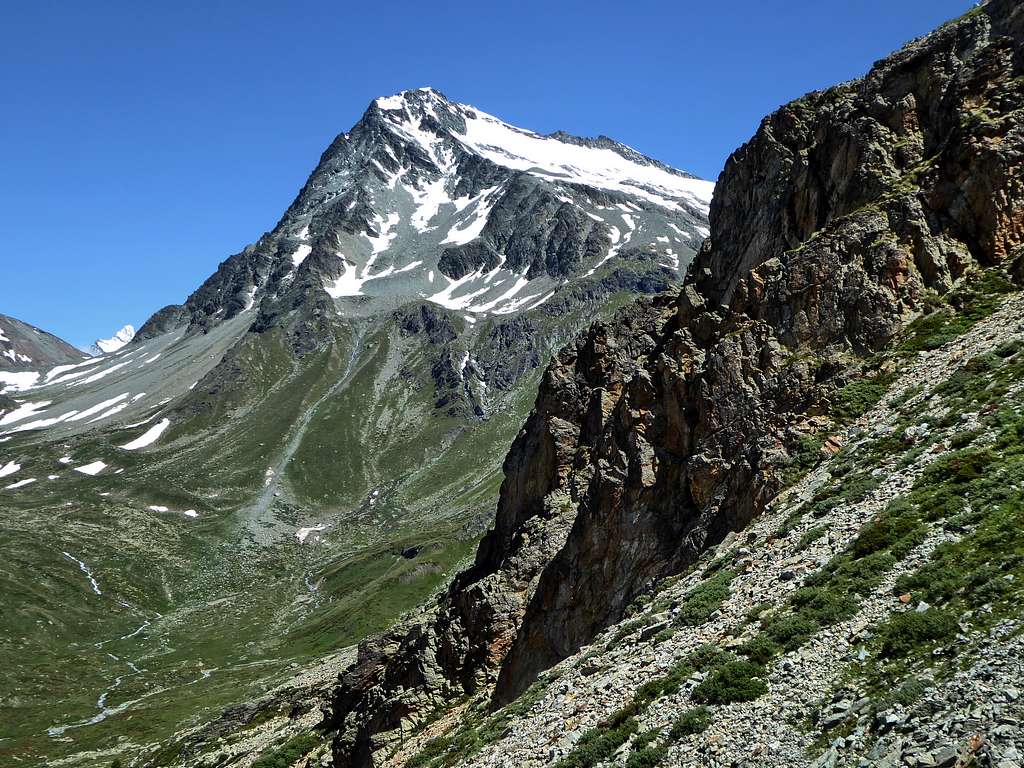  Mont Gelé and La Ruinette peeking out beyond Fenêtre Durand