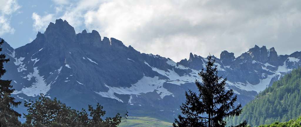 The ridge from Les Trois Freres to Aiguilles de Valsorey