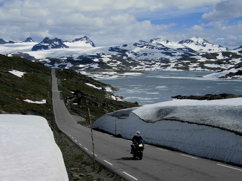Sognefjellsvegen high mountain road