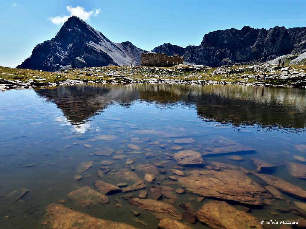 Lago Camoscere and Monte Chersogno