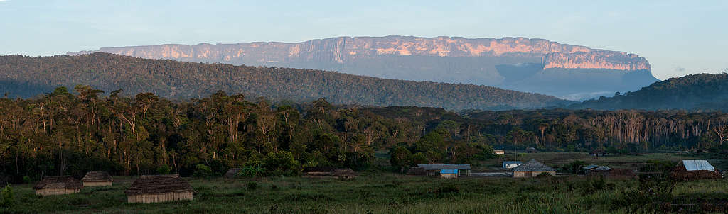 Karumanpaktëi indigenous community