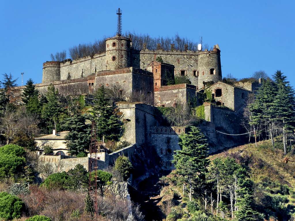 Ancient Genoese defensive walls: Forte Sperone