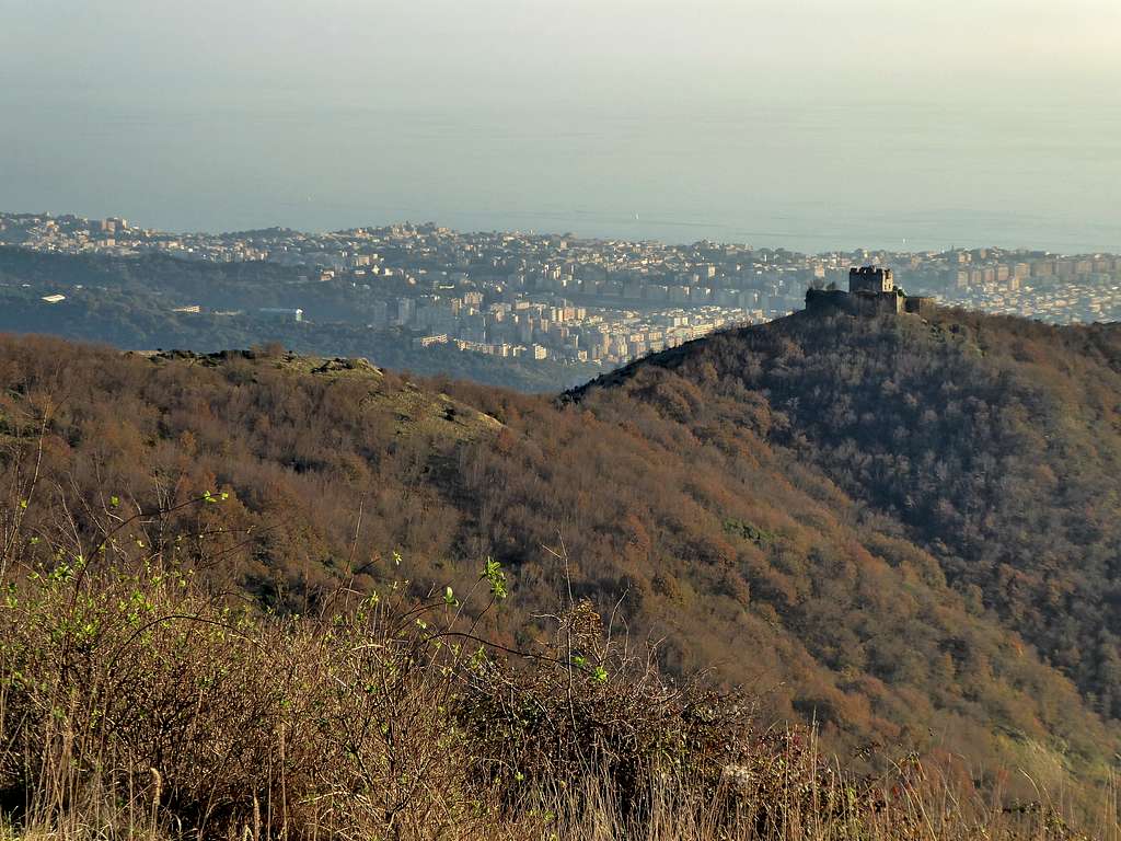 The ridge with Forte Puin from the surroundings of Forte Fratello Minore