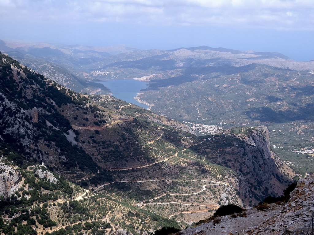 The lake and the bends