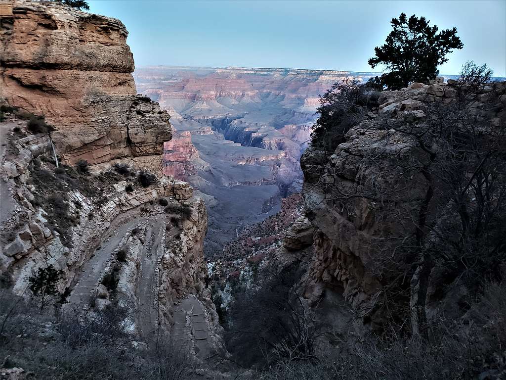 Switchbacks at the start of South Kaibab Trail
