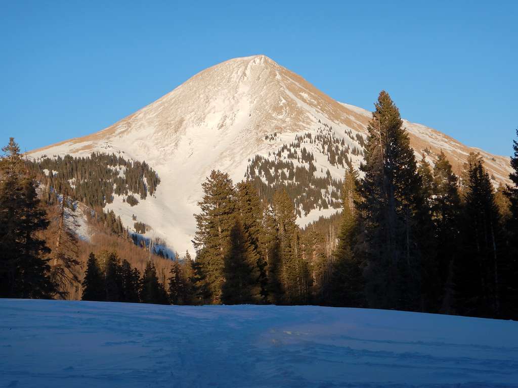 Mount Tomasaki from near Geyser Pass