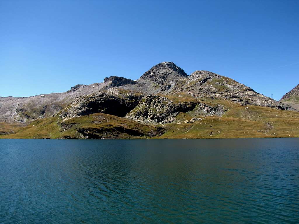 Lago del Miserin and Bec Costazza