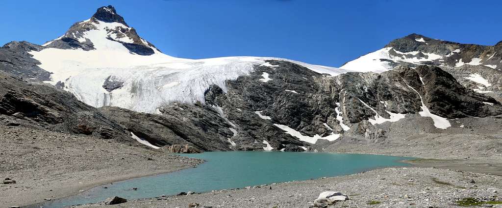 Goletta Lake, Granta Parei and Becca della Traversiere