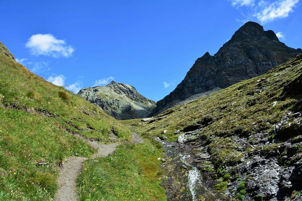 Path N°14A and Perrin torrent