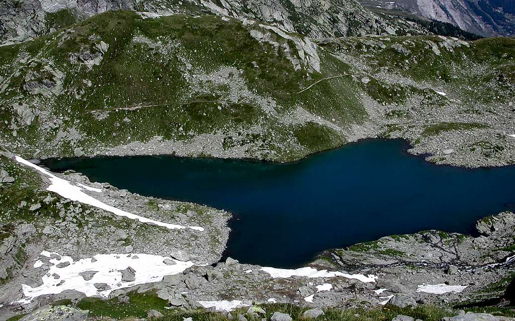 First lake of Bella Comba during the ascent to the Tachuy lakes