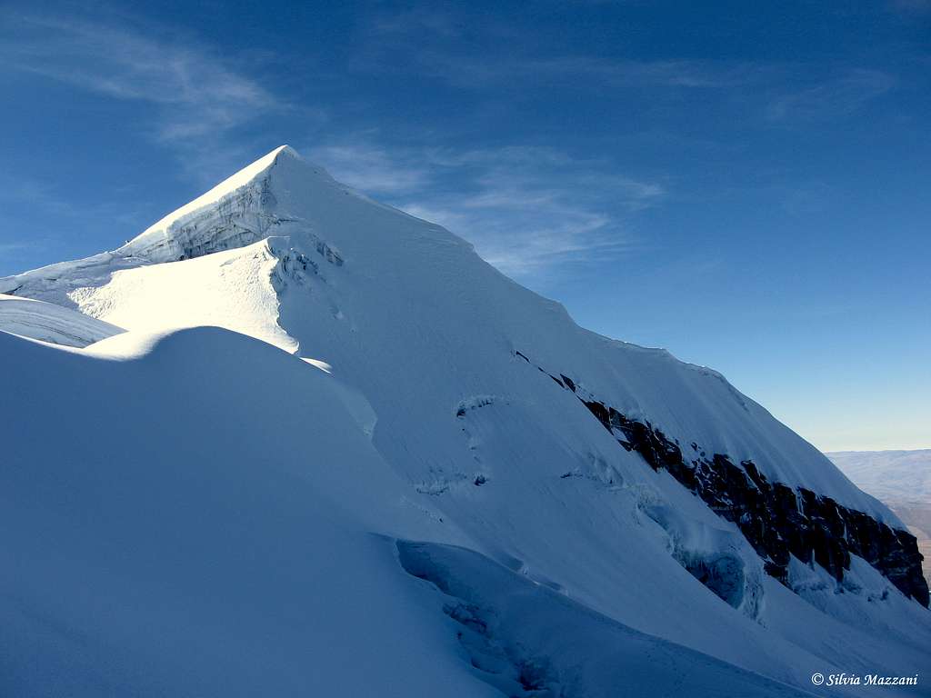 Nevado Vallunaraju lower summit