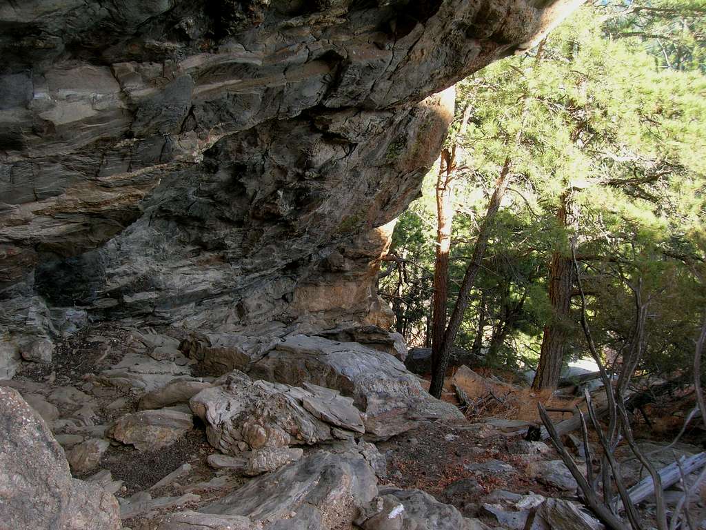 South Side Rock Overhang on Scrambling Route