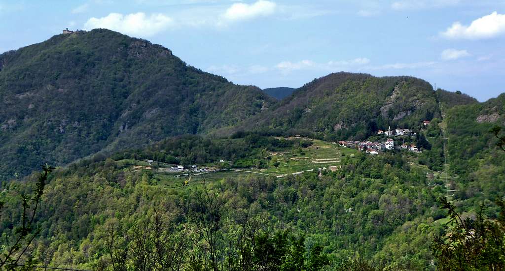 Monte Reale and the village of Minceto