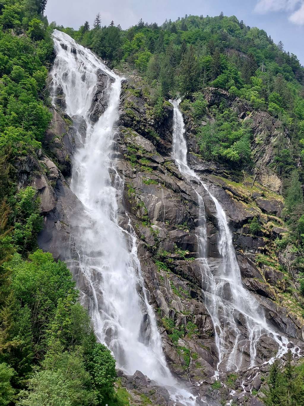 Twins Nardis waterfalls