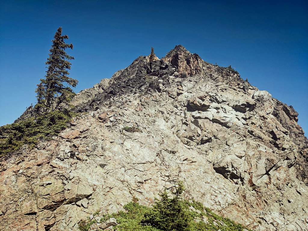 The lower part of the scramble to the Honeymoon Hump summit