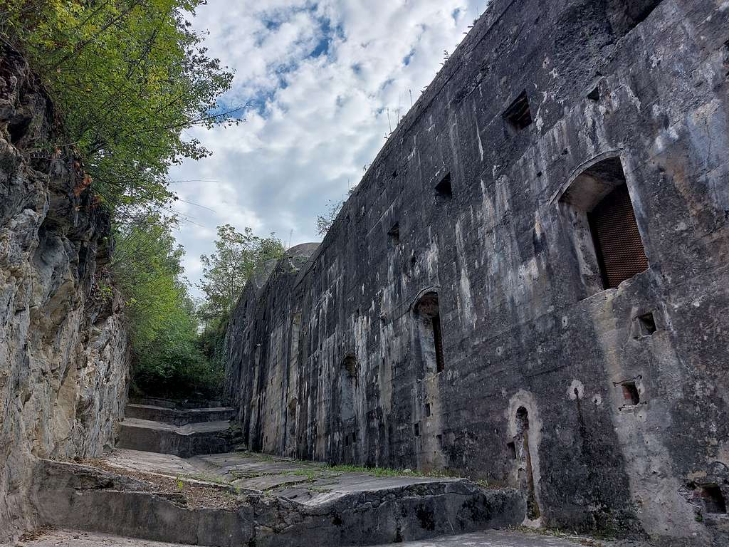 WWI Garda Fortress, Monte Brione