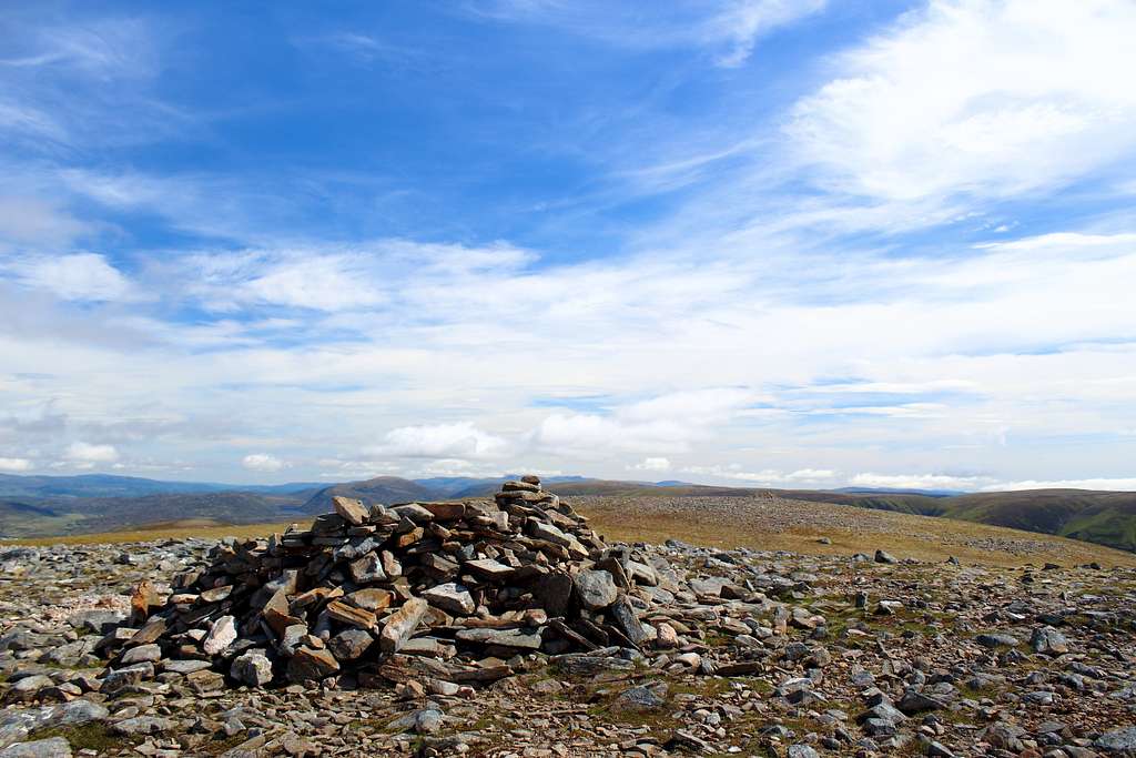 Geal-charn summit (917m), Drumochter pass, Scotland.