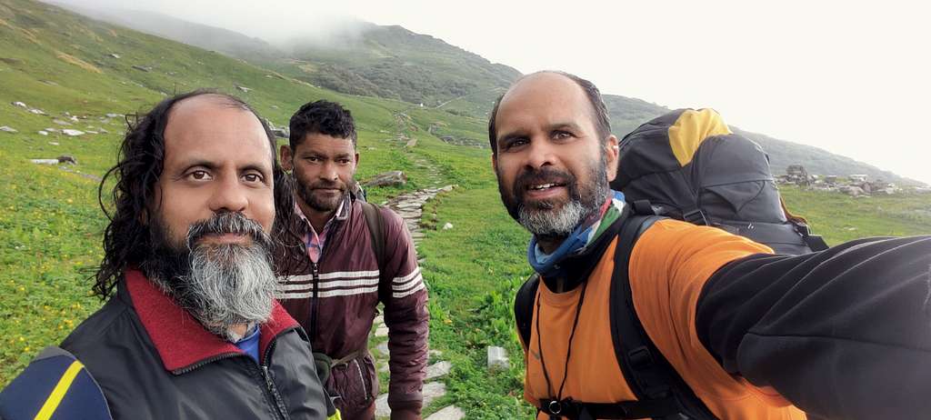 Hiking towards Rudranath