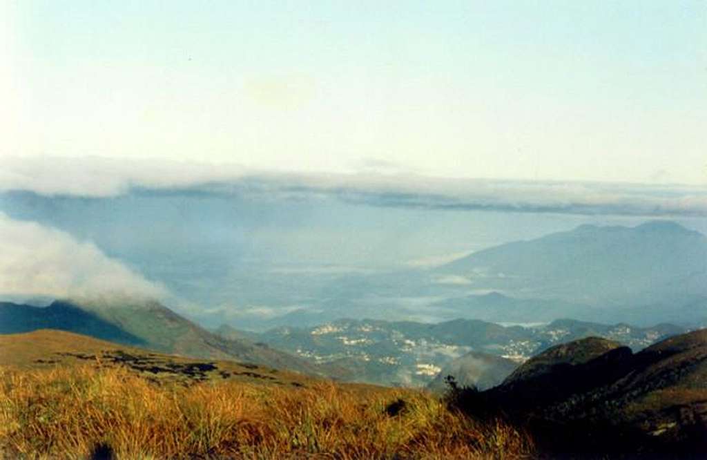The trail of Petrópolis side....