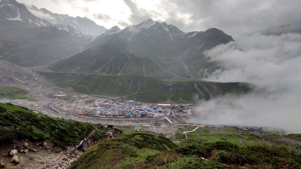 Clouds coming in in the Kedarnath Valley