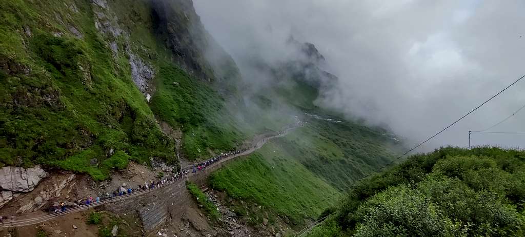Route up Kedarnath