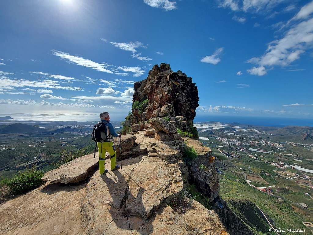 The summit head of Roque de Jama