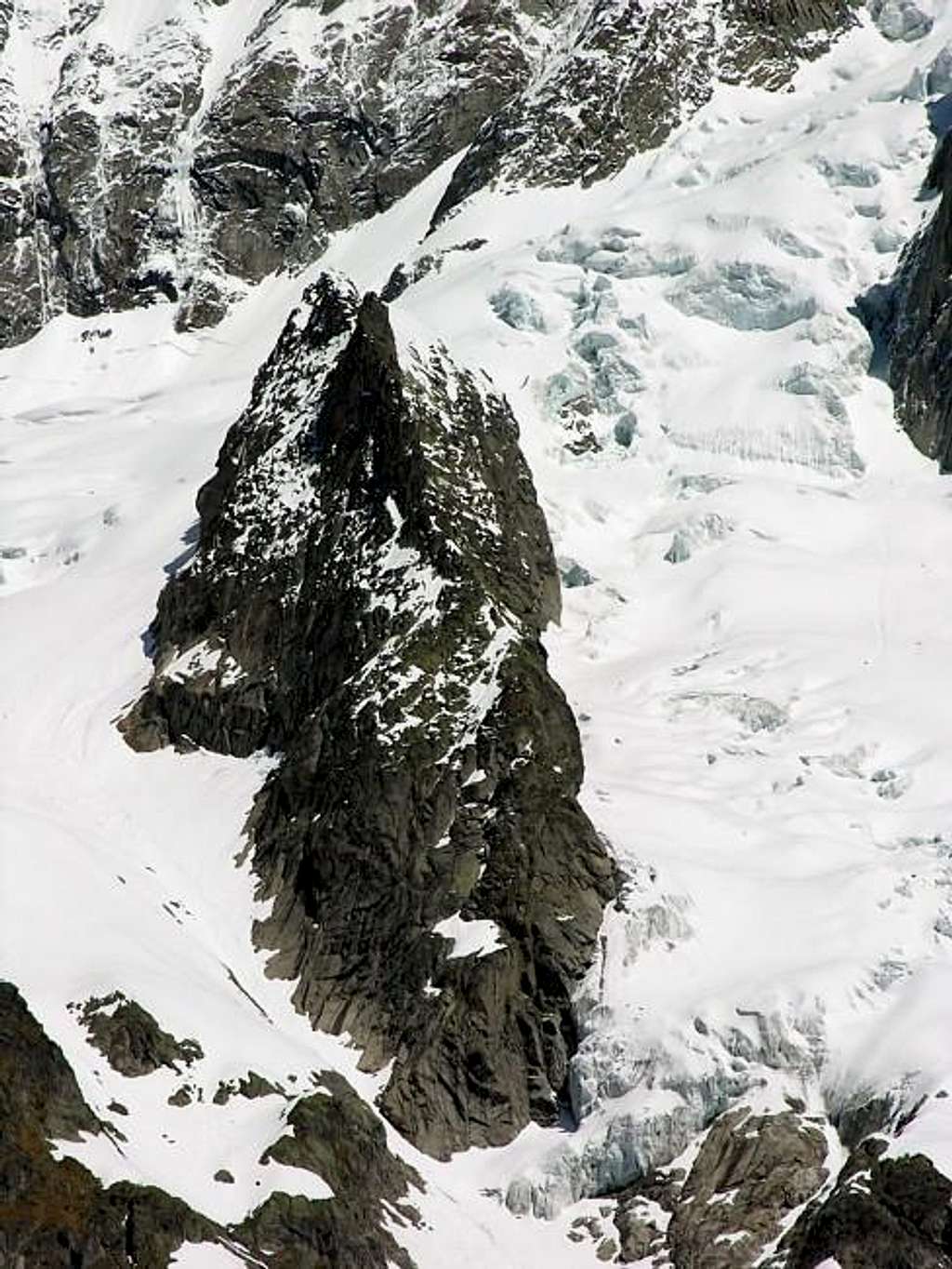 The east slope of Rognon de...