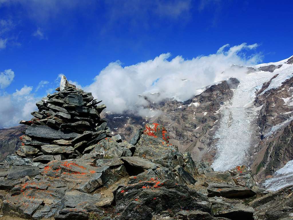 Colorful lichens on the summit of Alta Luce