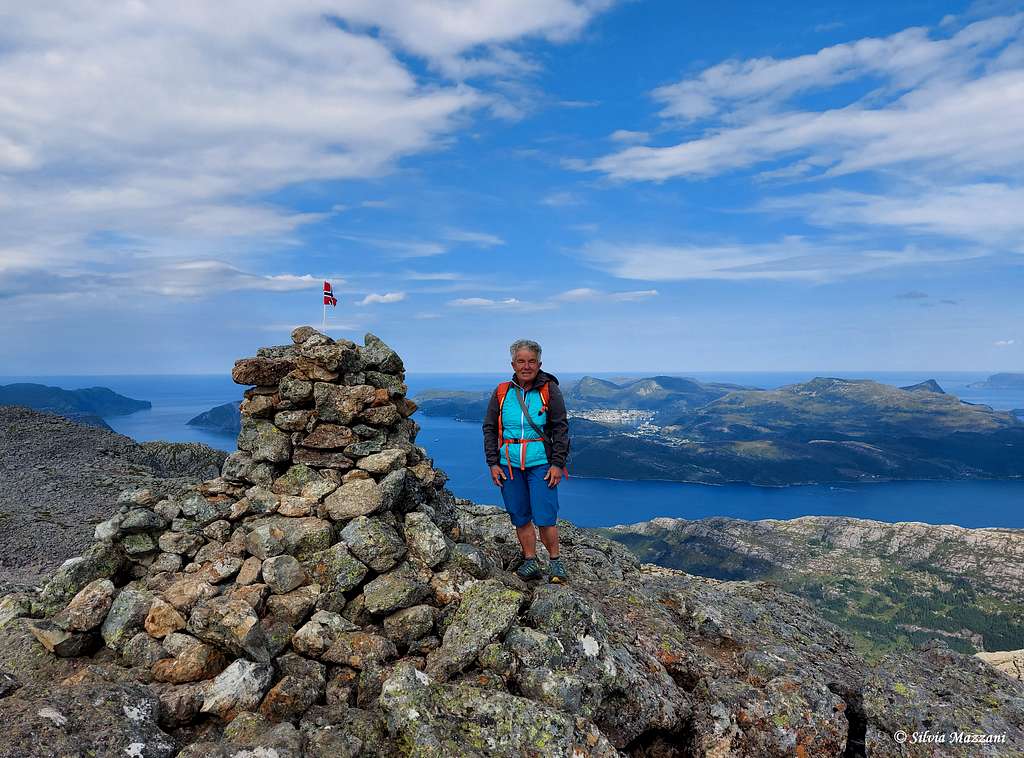 Southern top of Hornelen