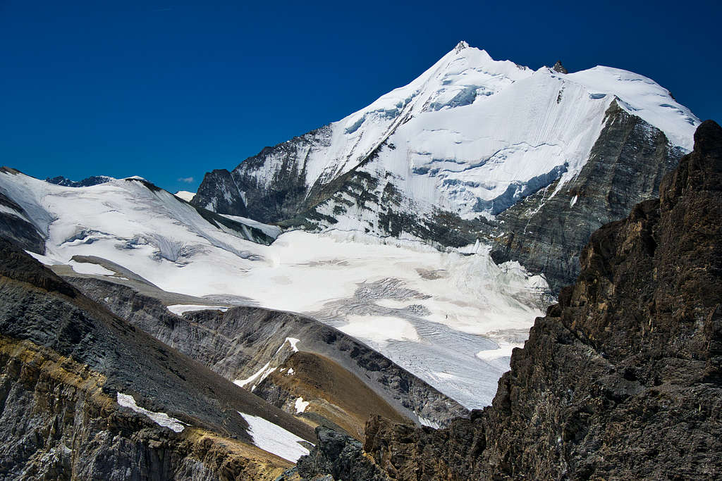 Weisshorn (4505 m) and Bishorn (4153 m)