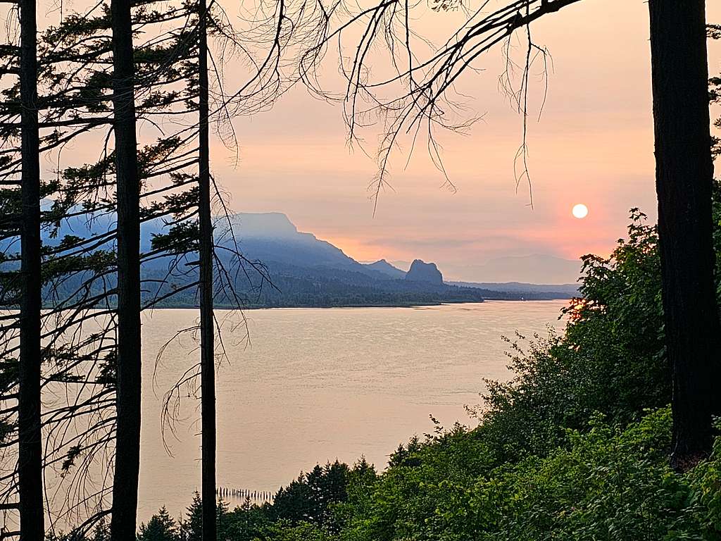 Smoky Skies at Columbia River Gorge, Beacon Rock seen