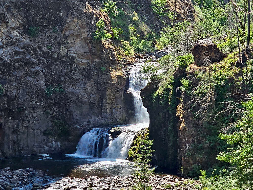 Skoonichuk Falls