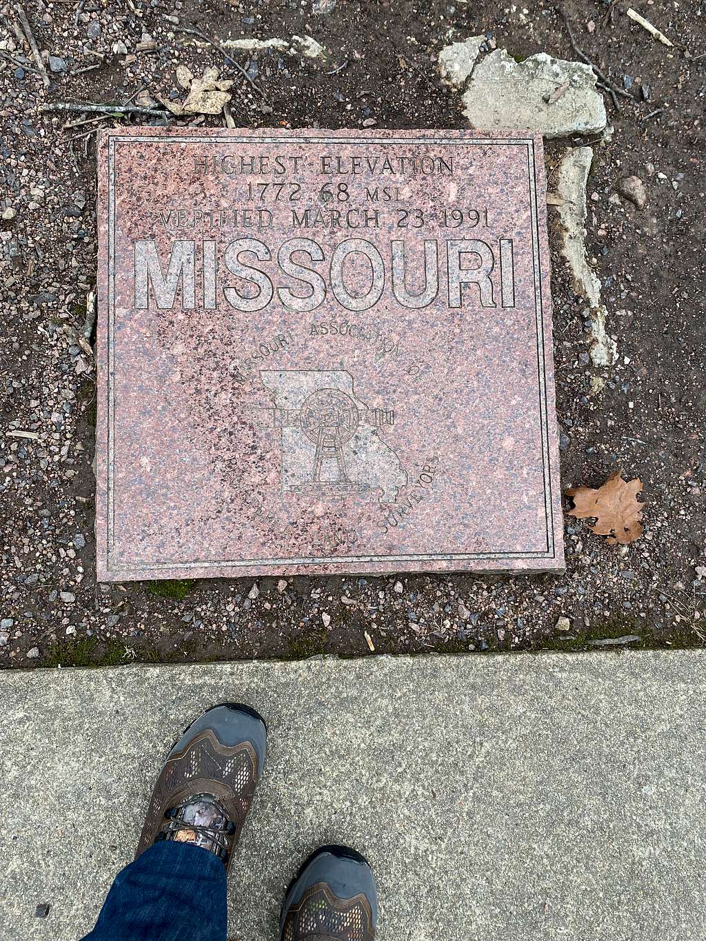 Missouri highpoint marker