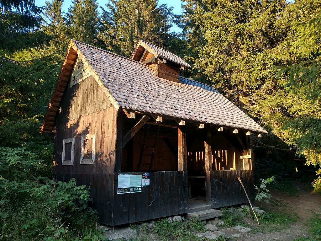 Hiadeľské sedlo shelter