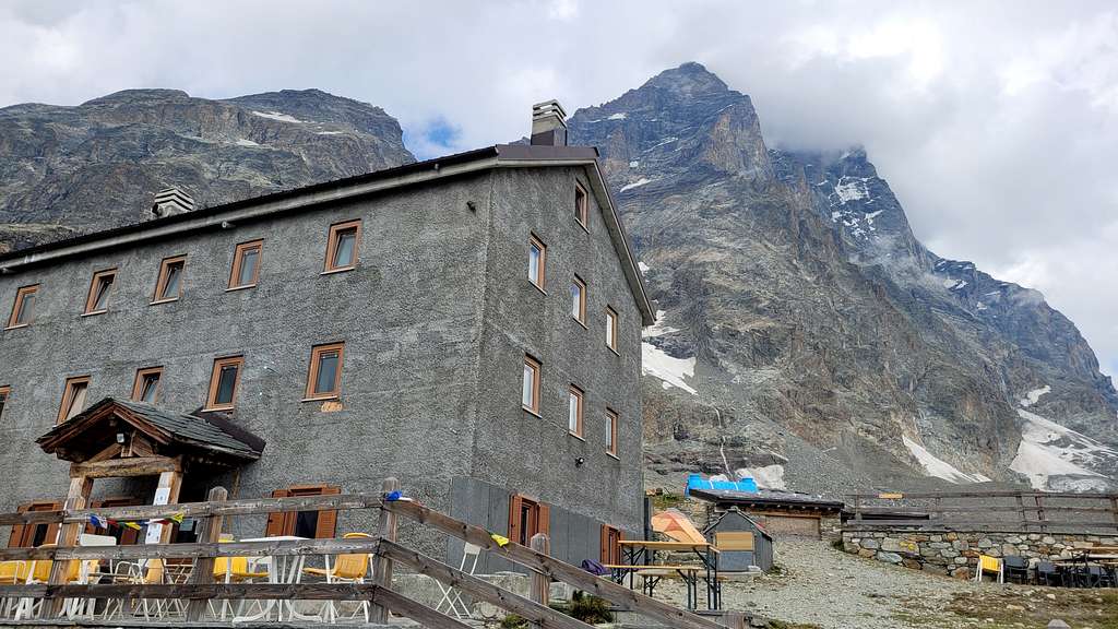Abruzzi Hut with Matterhorn / Cervino
